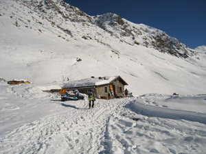 Veduta invernale del rifugio