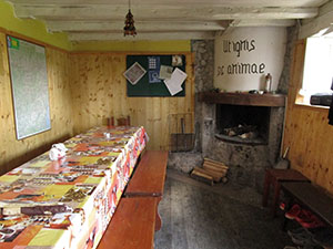 Interno: sala pranzo a piano terra