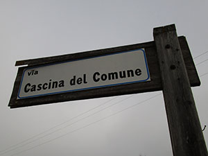 Per andare alla Casina del Comune si prende Via Cascina del Comune