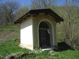 Cappella nel bosco