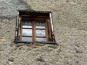 Scorcio di una baita - la finestra