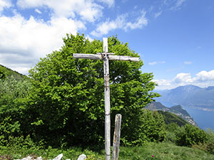 La vecchia croce di legno