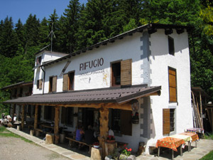 Il Rifugio Cimon della Bagozza