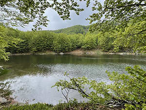 Il vicino Lago di M. Acuto