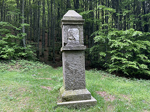 Stele con bassorilievo