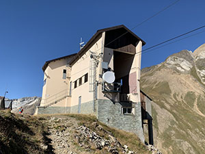 La stazione di arrivo delle funivia di servizio alla diga