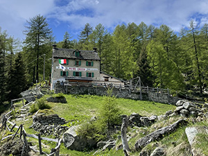 Arriviamo al rifugio
