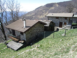 Alcune case a Piazza Lunga (m. 1070)