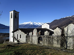 Il campanile e il cimitero