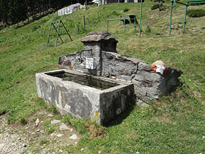 La fontana poco sotto al rifugio