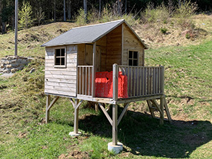 Casetta accanto al rifugio