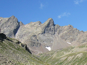 Uno sguardo sul Lago Nero e la Valle Avedo