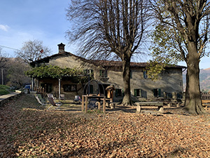 Arriviamo all'Agriturismo Cassina Enco