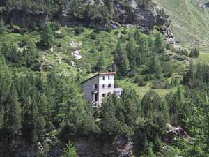 Il rifugio e dintorni