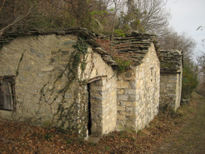 Alcuni baitelli lungo la Via dei Monti Lariani