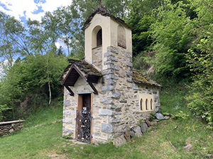 La chiesetta poco sopra il rifugio