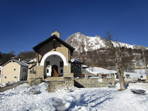 La chiesa dei Resinelli e la Grignetta