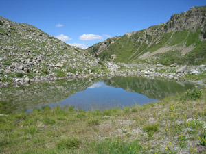 Il laghetto poco a monte del bivacco