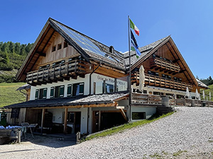 b - Il Rifugio Fodara Vedla
