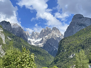 Croz dell'Altissimo (alla destra) e altre cime