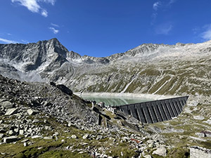 Rivediamo la diga del Lago Pantano, ora pi vicina
