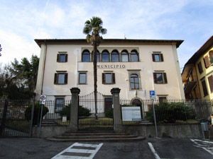 Il Municipio di Adrara S. Martino