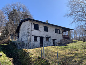 Una cascina al bivio per Vellano
