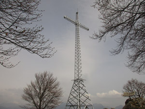 La grande croce in vetta al M. Zucco