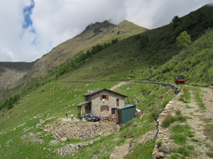 Veduta del Legnone dallˈultimo tornante
