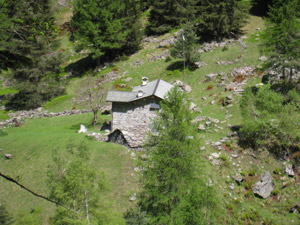 Il rifugio visto dal sentiero