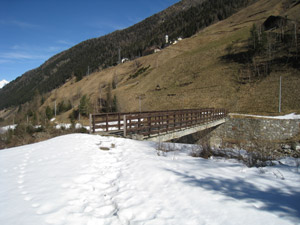 Uno dei ponti sul Torrente Tartano, tra Pila e Arale