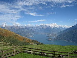 Panorama dal rifugio verso il lago