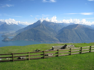 Panorama dal rifugio verso il Legnone