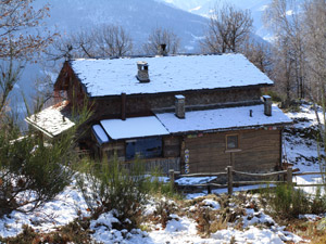 Arriviamo sul retro del rifugio