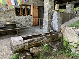 La fontana del Rifugio La Ciota dove chiudiamo il parziale anello