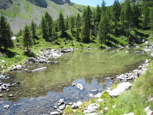 Il laghetto dietro al rifugio