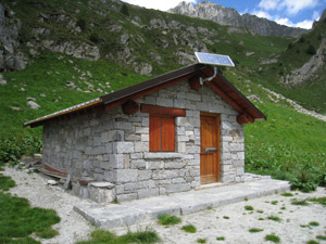 Il Bivacco Lago di Bos