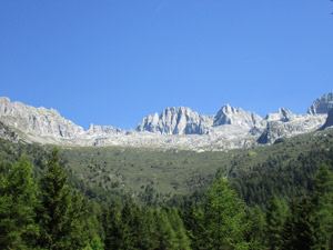 Panorama dal Volano verso il Gruppo del Tredenus
