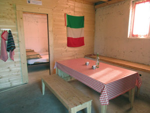 Interno del bivacco