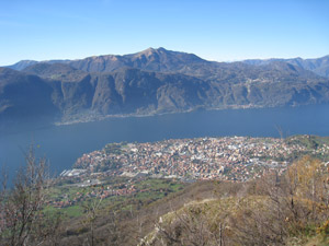 Vista su Mandello e il lago