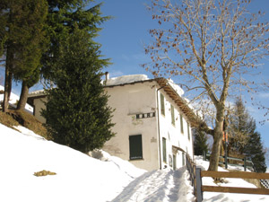 Il Rifugio Capanna Mara in inverno