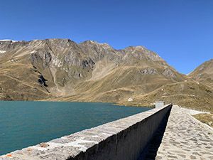 La diga del Lago Sruer