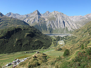 Dal sentiero vista su Riale e sulla Diga del Lago Morasco