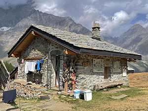 Uno degli edifici che formano il Rifugio delle Marmotte