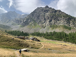 Verso il Rifugio delle Marmotte