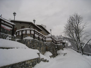 Veduta invernale del rifugio
