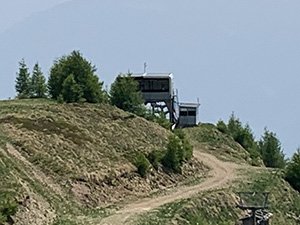 La stazione di arrivo della seggiovia