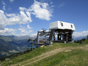 La stazione di arrivo della seggiovia vicino al rifugio