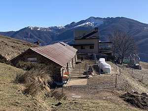 Aggiriamo l'agriturismo Alpe Rompiago