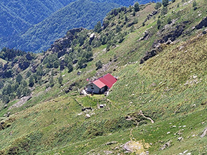 Il Rifugio Monte Barone visto dall'alto